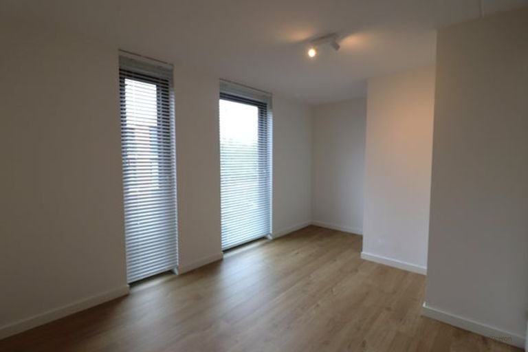 Licht 2-slaapkamerappartement met parkeerplek - Afbeelding 11