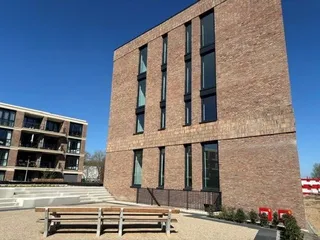 Licht 2-slaapkamerappartement met parkeerplek