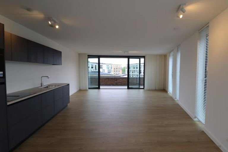 Licht 2-slaapkamerappartement met parkeerplek - Afbeelding 5