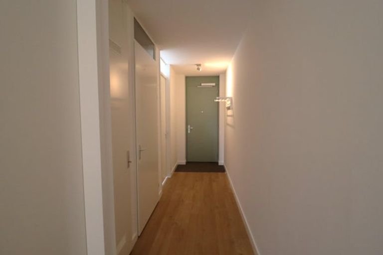 Licht 2-slaapkamerappartement met parkeerplek - Afbeelding 13