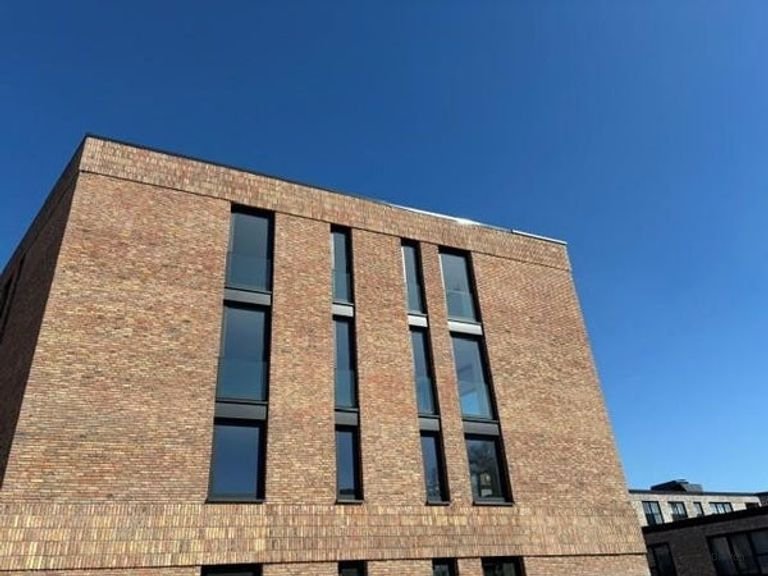 Licht 2-slaapkamerappartement met parkeerplek - Afbeelding 19