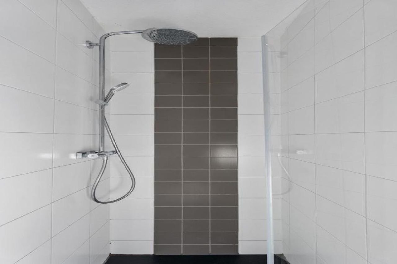 2-Bedroom Apartment on Oosterdiep - Image 5