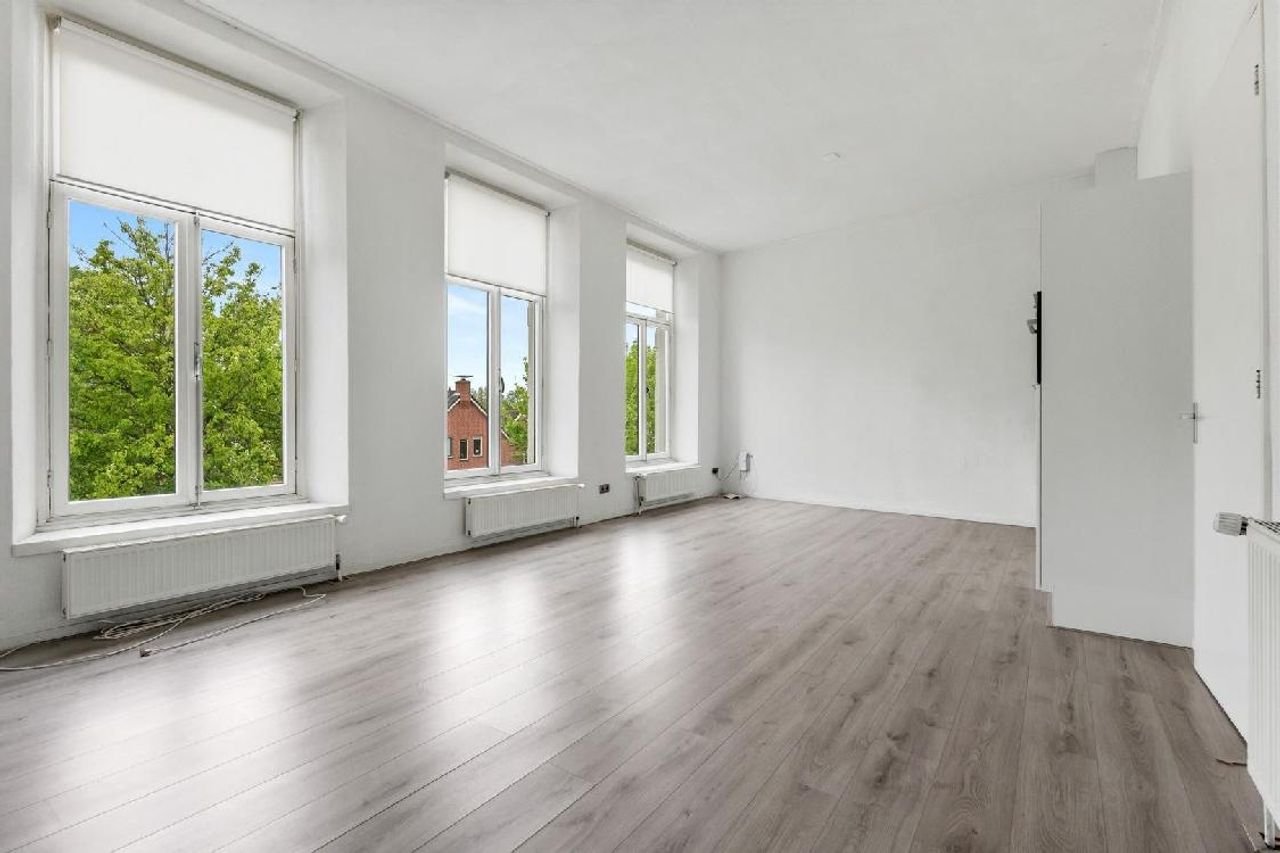 2-Bedroom Apartment on Oosterdiep - Image 10