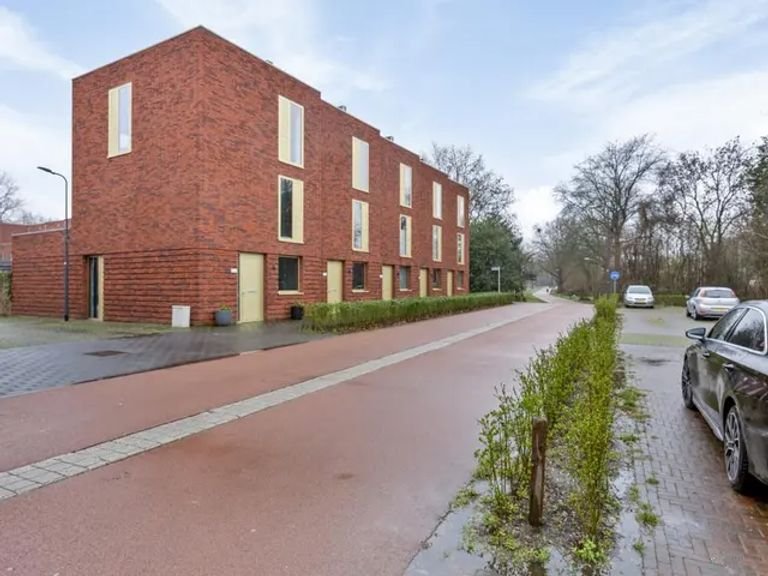118 m² family home with 5 bedrooms - Image 20