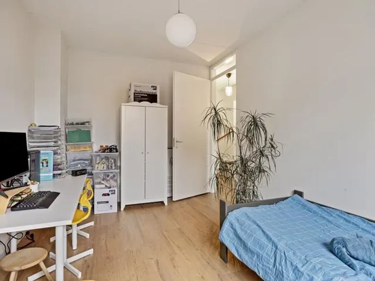 118 m² family home with 5 bedrooms - Image 11