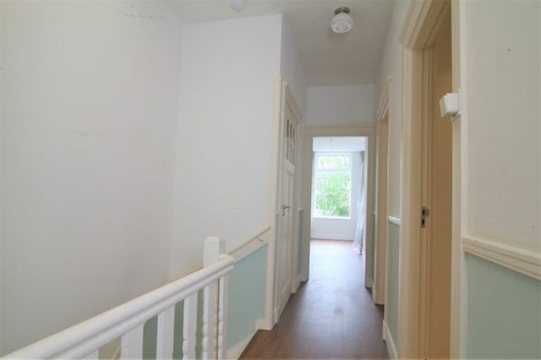 Renovated 4-bedroom family home in Bezuidenhout - Image 20