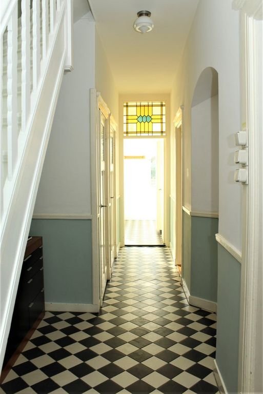 Renovated 4-bedroom family home in Bezuidenhout - Image 13