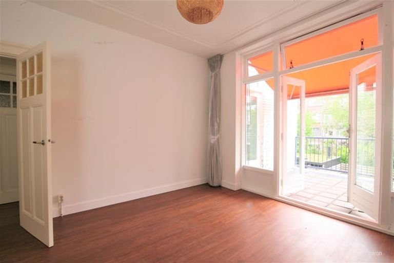 Renovated 4-bedroom family home in Bezuidenhout - Image 24