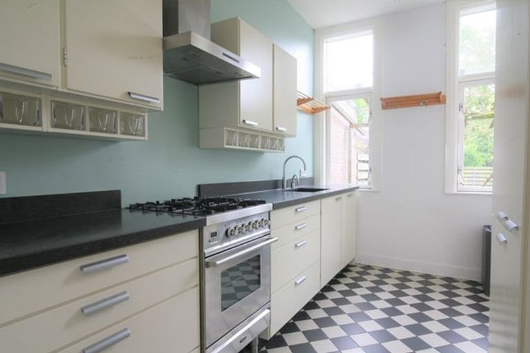 Renovated 4-bedroom family home in Bezuidenhout - Image 16