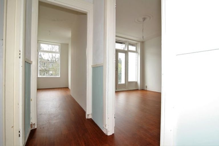 Renovated 4-bedroom family home in Bezuidenhout - Image 21