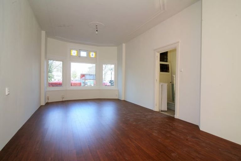 Renovated 4-bedroom family home in Bezuidenhout - Image 12