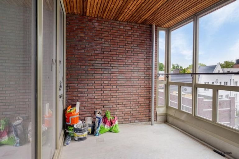99 m2 appartement met balkon en parking - Afbeelding 8