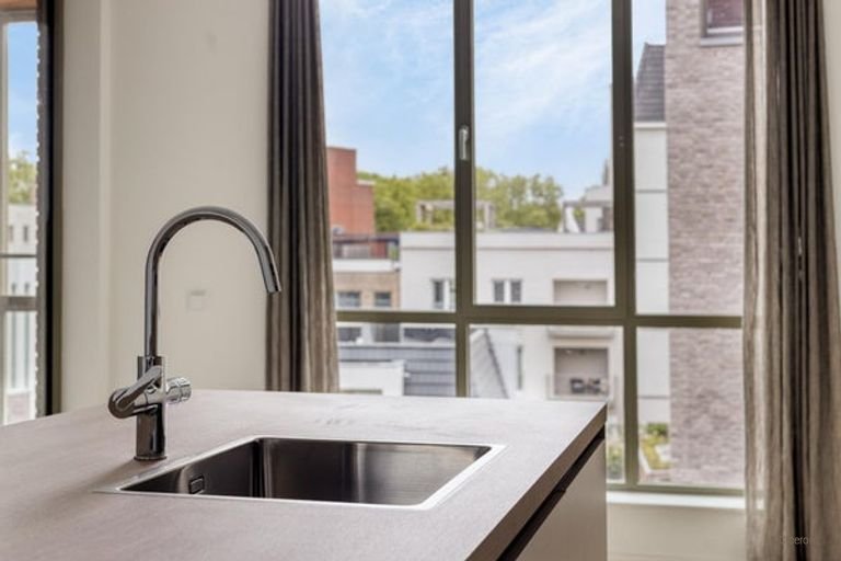 99 m2 appartement met balkon en parking - Afbeelding 4