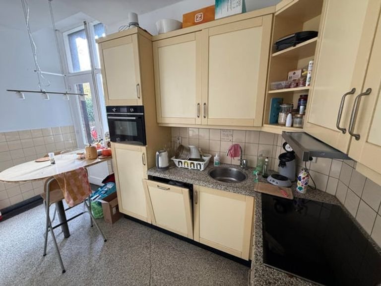 Furnished student room with garden - Image 7