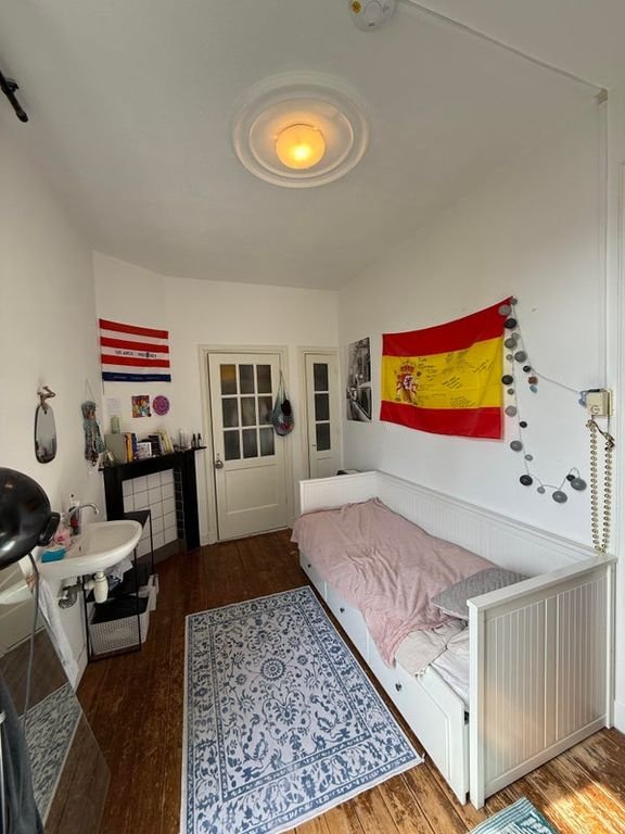 Furnished student room with garden - Image 4