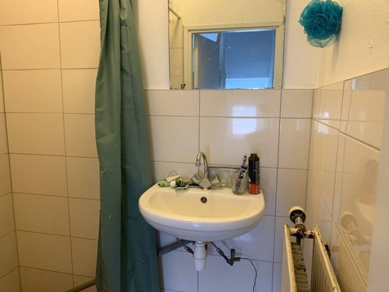 Student Room with 2 Separate Areas - Image 10