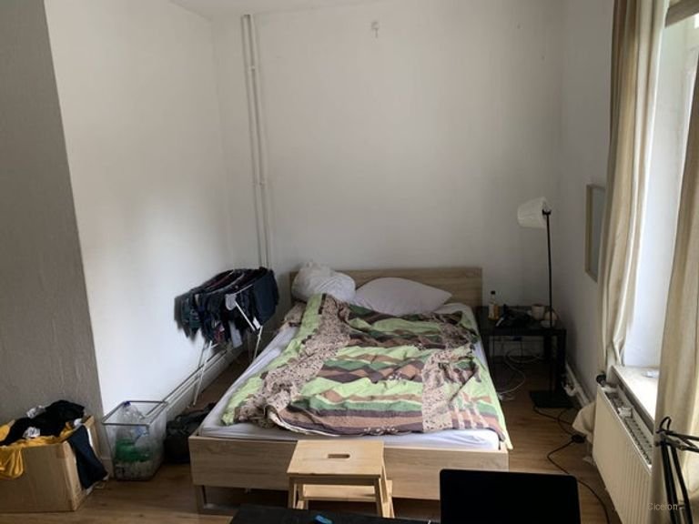 Student Room with 2 Separate Areas - Image 3