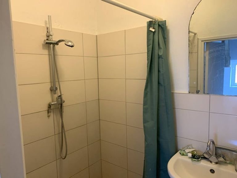 Student Room with 2 Separate Areas - Image 9