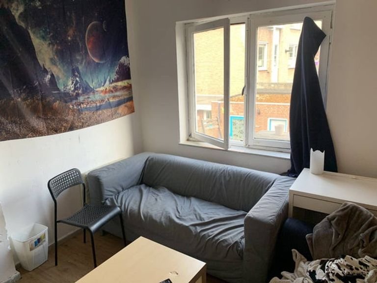 Student Room with 2 Separate Areas - Image 5