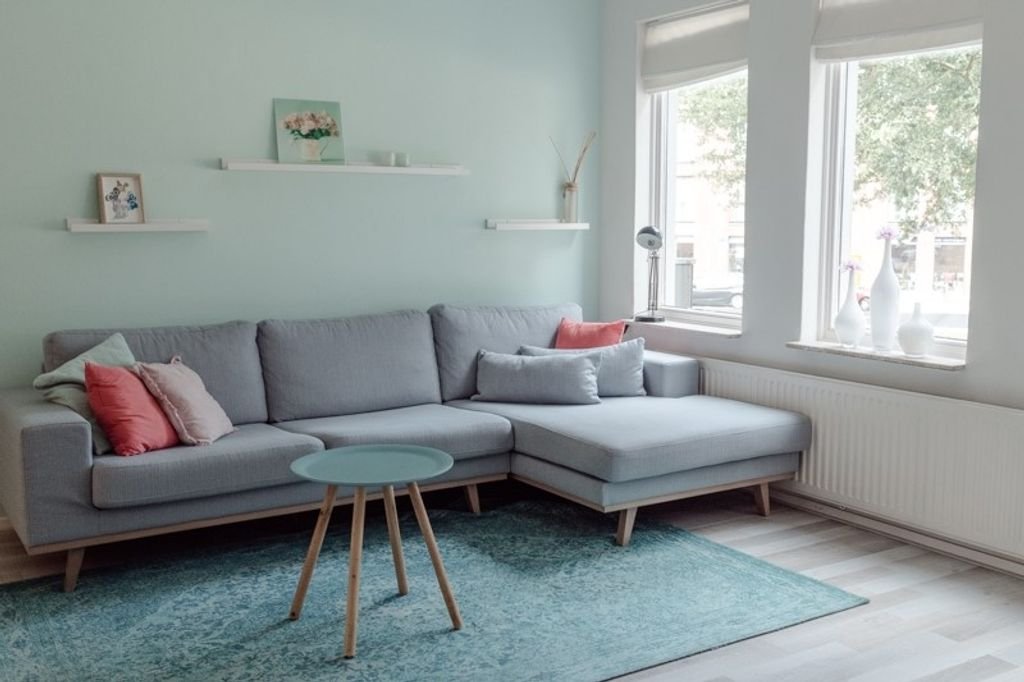 Furnished 2-room apartment with balcony - Image 1