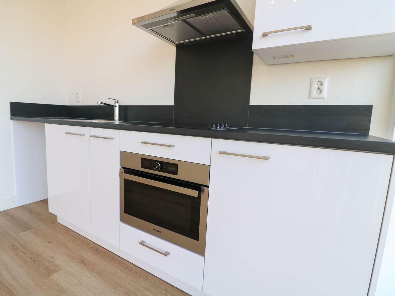 Studio met balkon in centrum Den Haag - Afbeelding 5