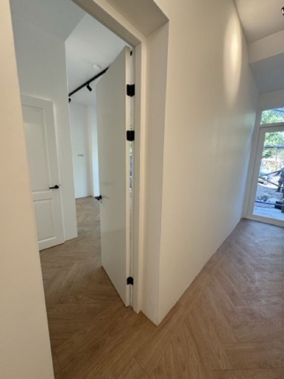 Gemeubileerd 70 m² appartement met tuin in Den Haag - Afbeelding 13