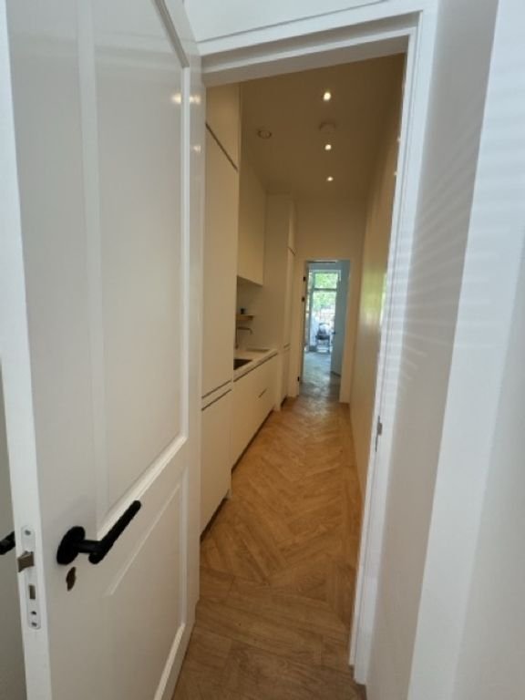 Gemeubileerd 70 m² appartement met tuin in Den Haag - Afbeelding 11