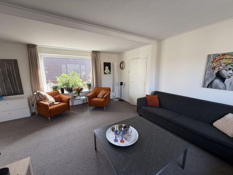 Upper-floor apartment of 155 m² with roof terrace in Enschede - Image 7