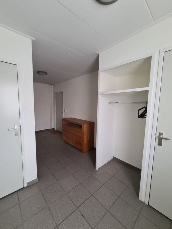 Upper-floor apartment of 155 m² with roof terrace in Enschede - Image 5
