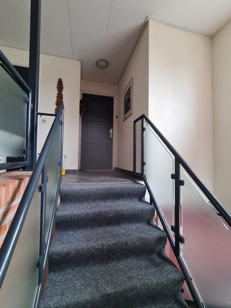 Upper-floor apartment of 155 m² with roof terrace in Enschede - Image 3