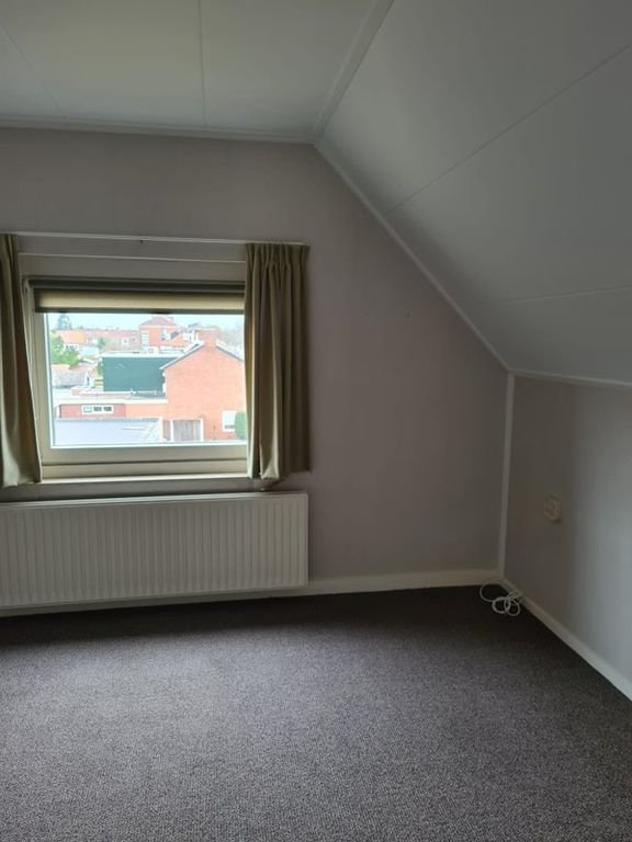 Upper-floor apartment of 155 m² with roof terrace in Enschede - Image 19