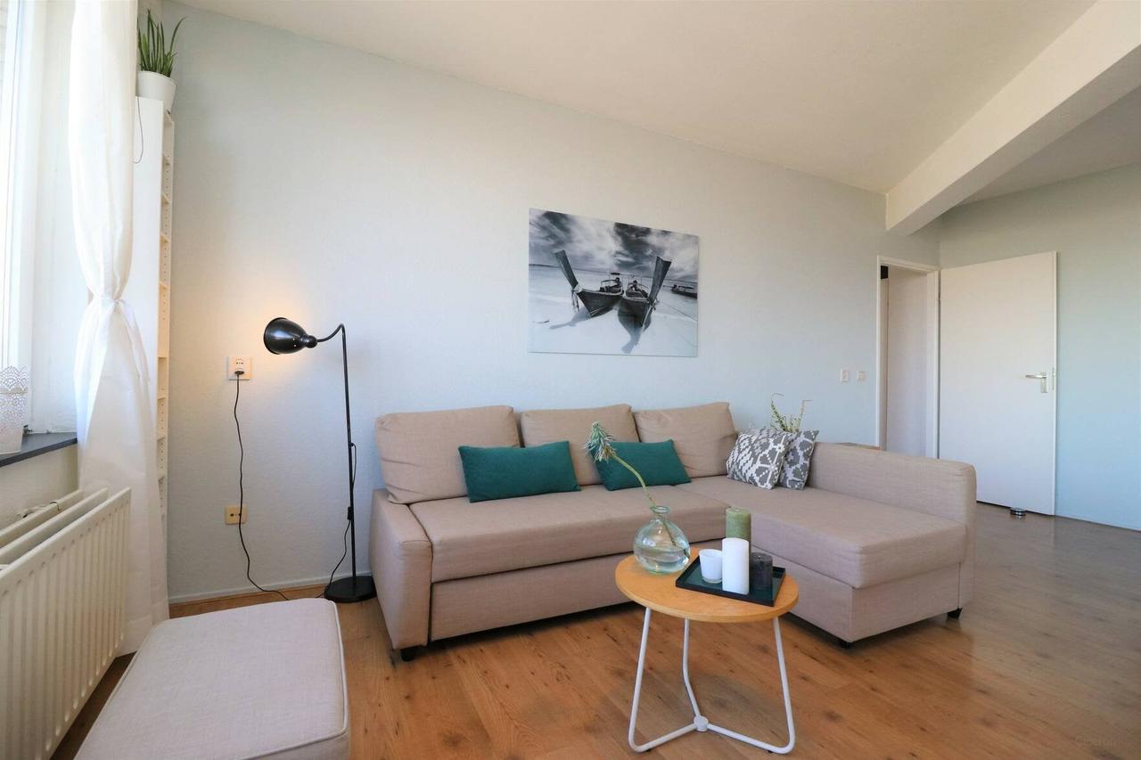 Gemeubileerd 2-kamerappartement met balkon - Afbeelding 2