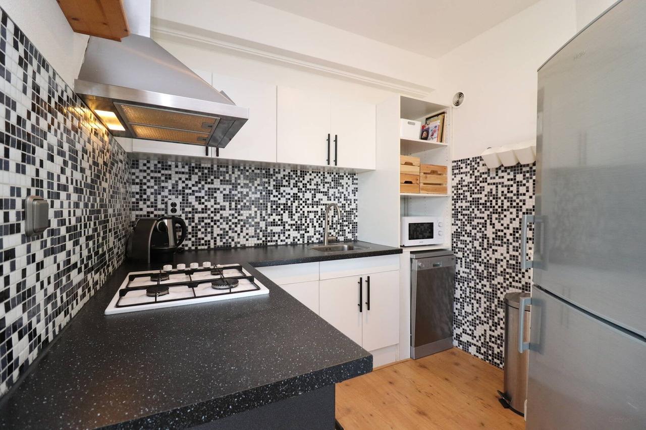 Gemeubileerd 2-kamerappartement met balkon - Afbeelding 7