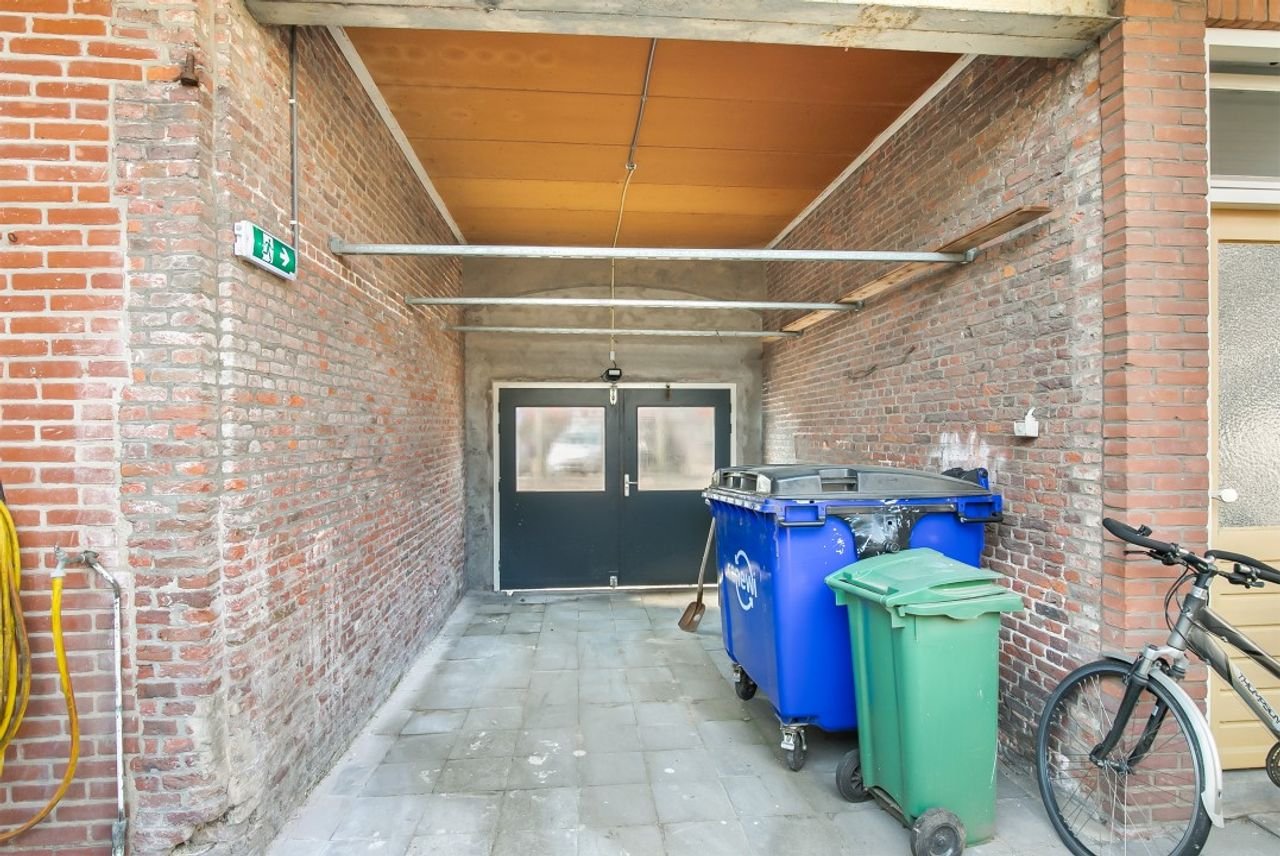 Furnished studio in the heart of Sint Jansteen - Image 12