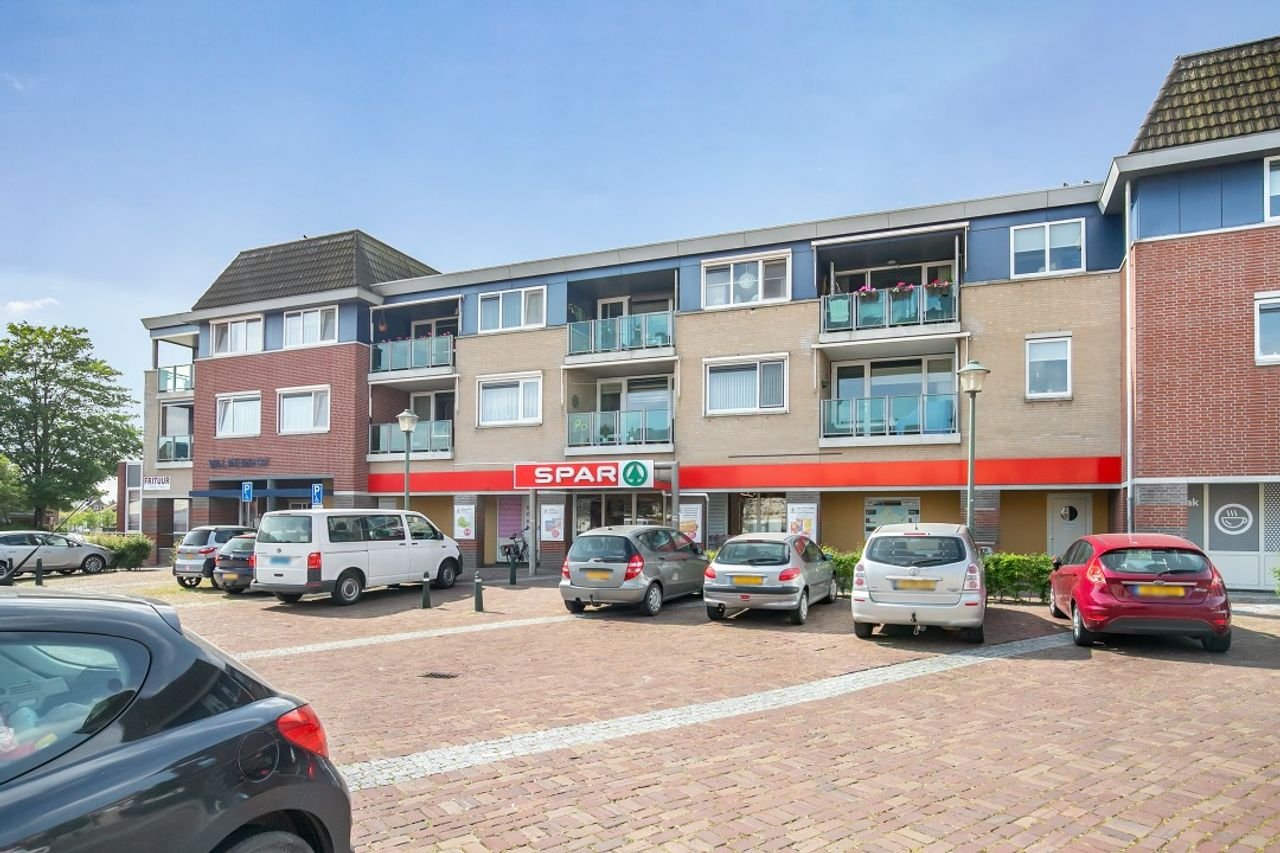 Furnished studio in the heart of Sint Jansteen - Image 9