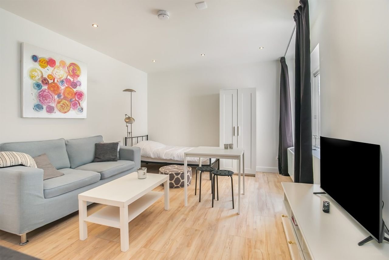 Furnished studio in the heart of Sint Jansteen - Image 5