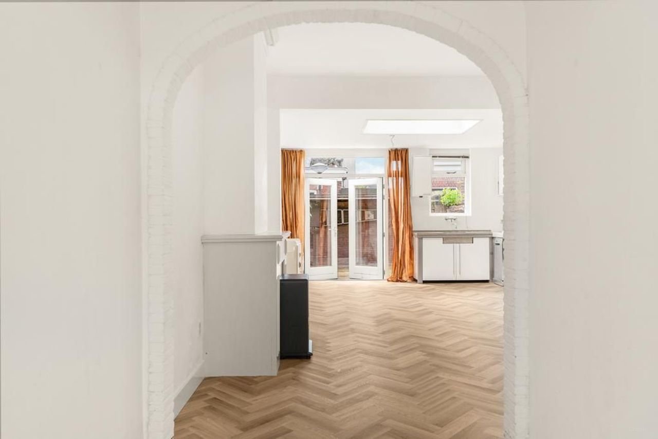 Licht huis met tuin in de Tuinstadwijk - Afbeelding 2