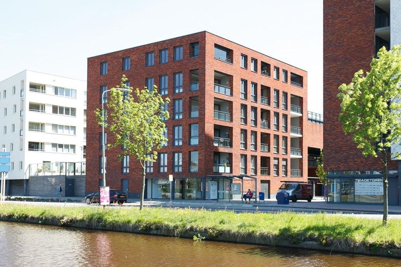 100 m² appartement met balkon in Assen - Afbeelding 1