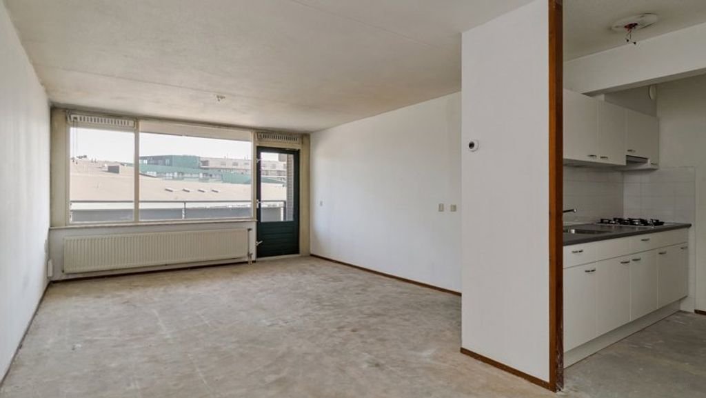 71 m² apartment with balcony in Woensel - Image 1
