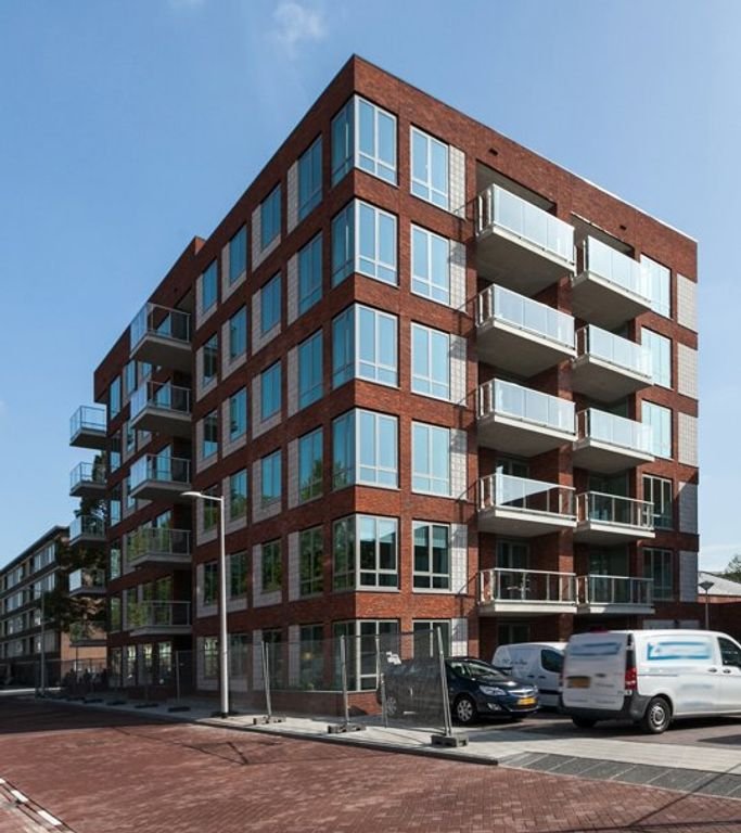 Licht 4-kamer appartement Slotervaart - Afbeelding 1