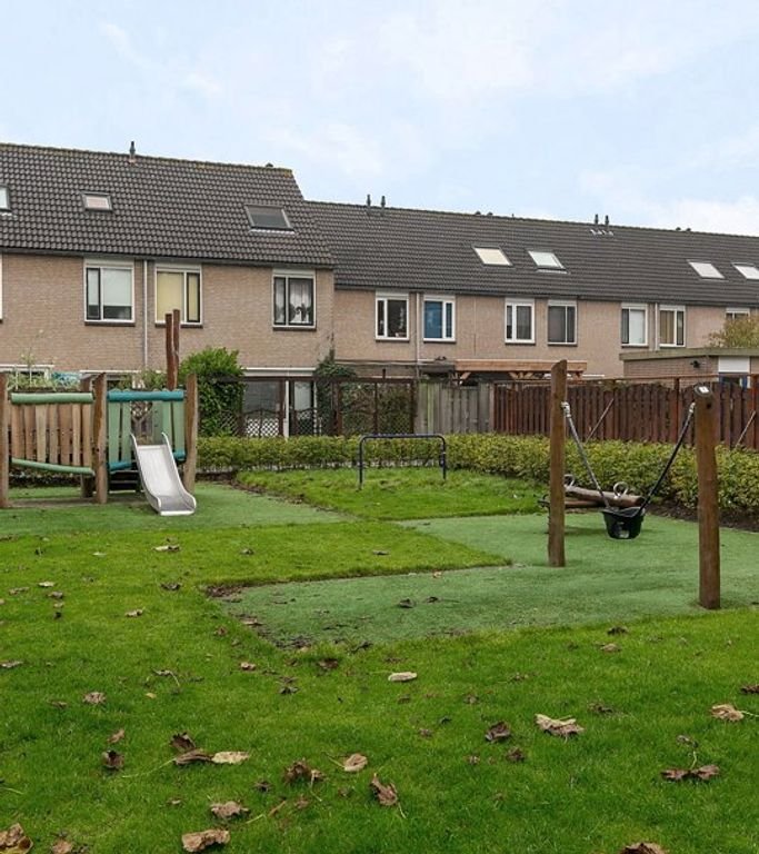 House with 4 bedrooms and a garden in green Ommoord - Image 8