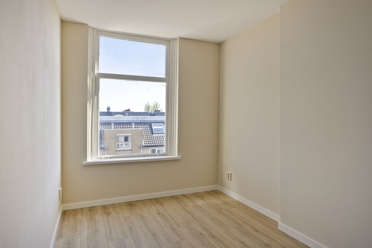 Tweekamerappartement met extra zolderkamer - Afbeelding 9