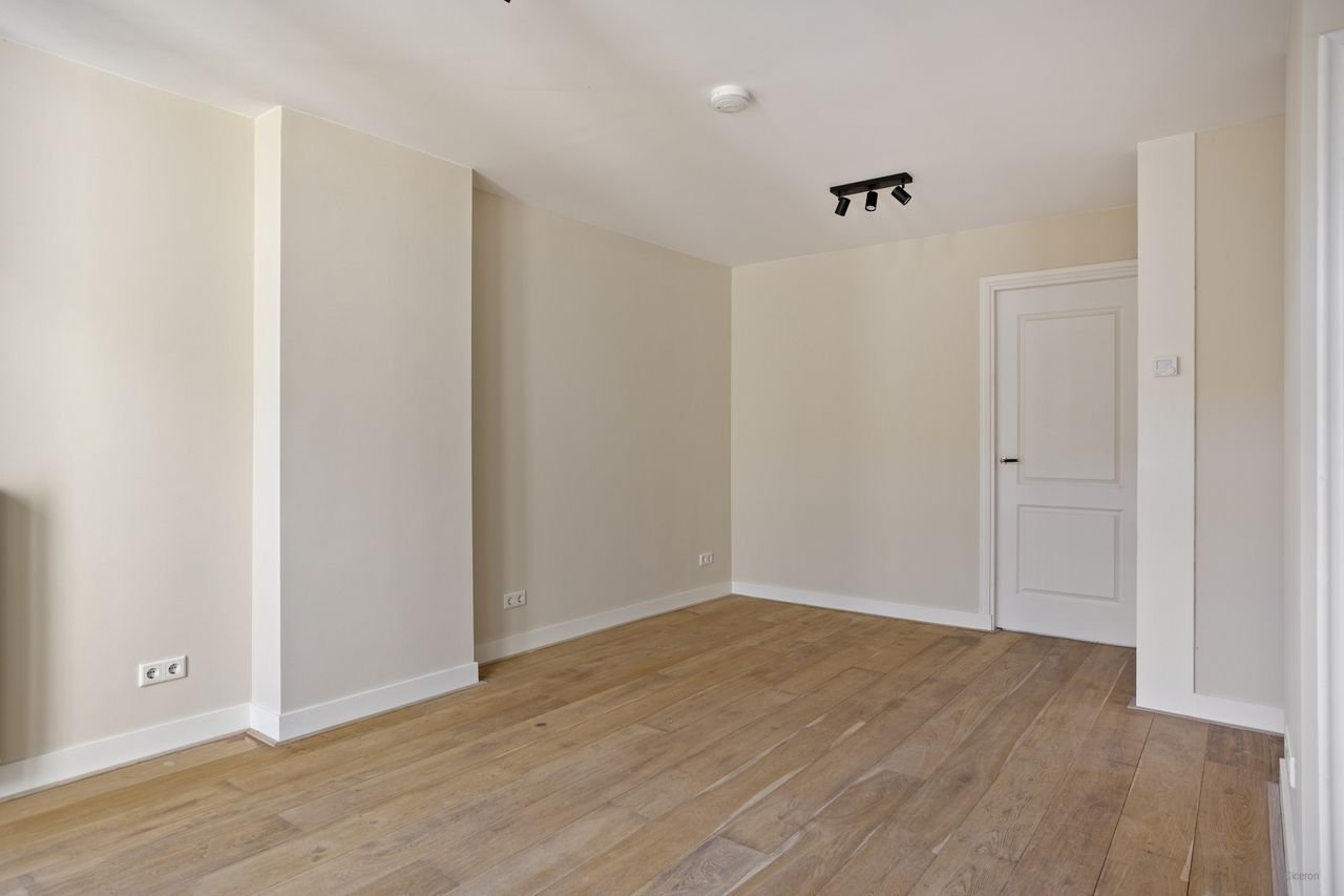 Tweekamerappartement met extra zolderkamer - Afbeelding 4