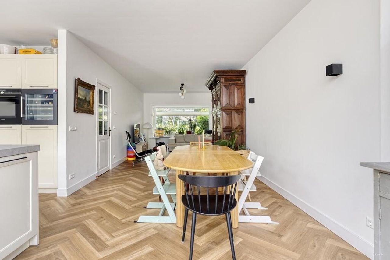 Jaren '30 herenhuis met 5 slaapkamers - Afbeelding 8