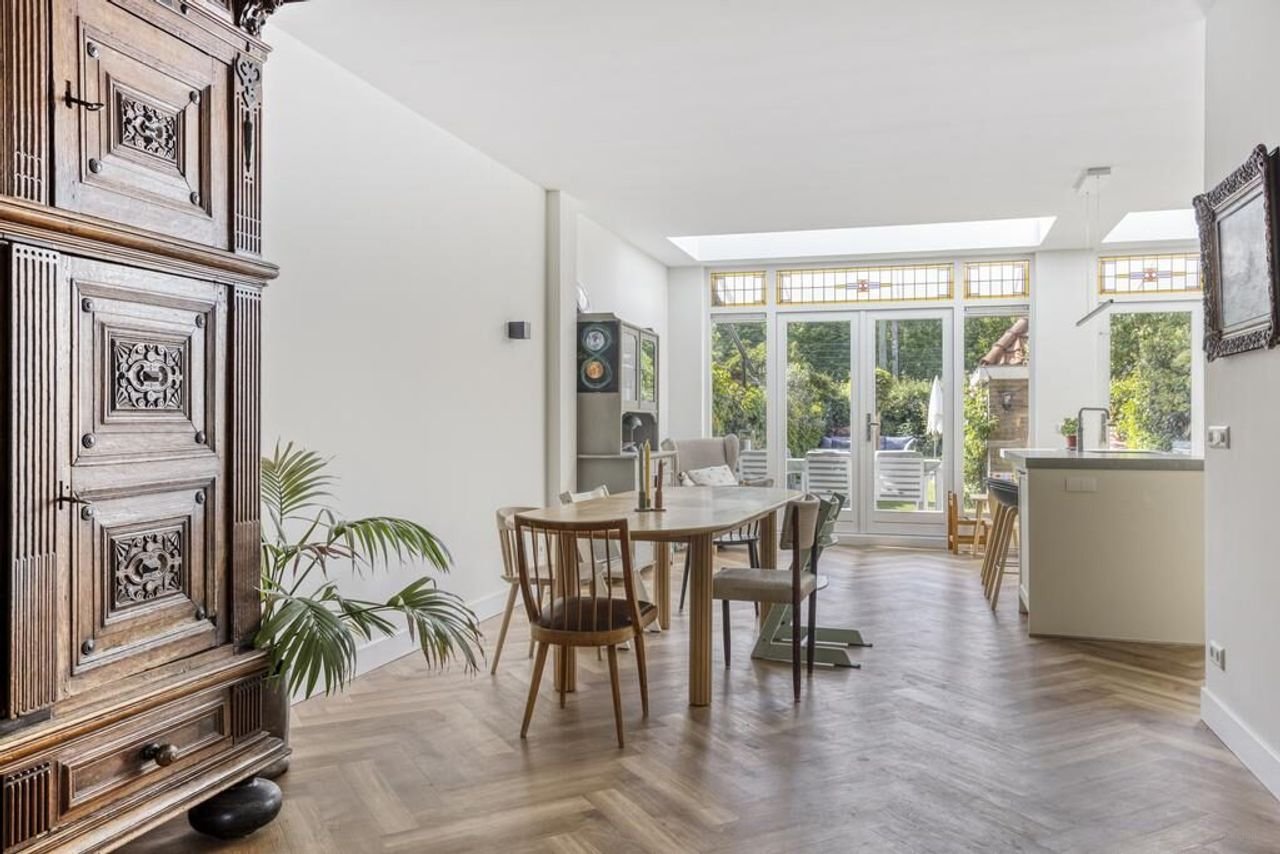 Jaren '30 herenhuis met 5 slaapkamers - Afbeelding 2