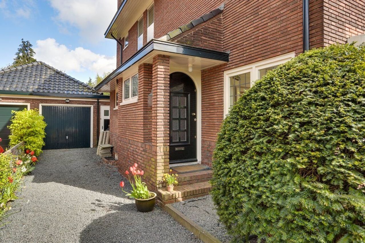 1930s villa with 5 bedrooms and garden - Image 7