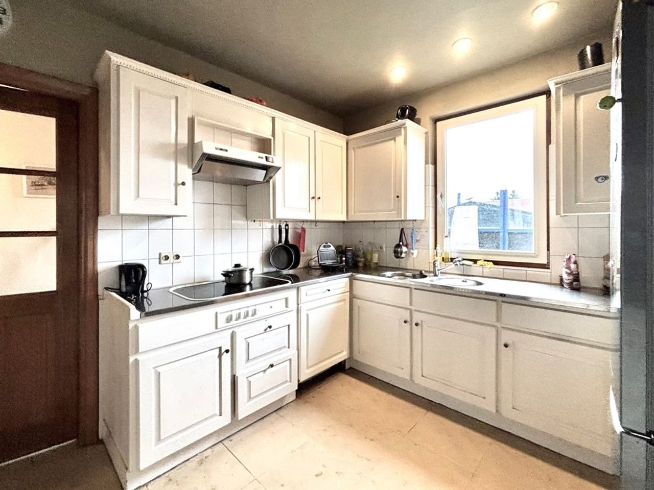 178 m² upstairs apartment with 3 bedrooms - Image 6
