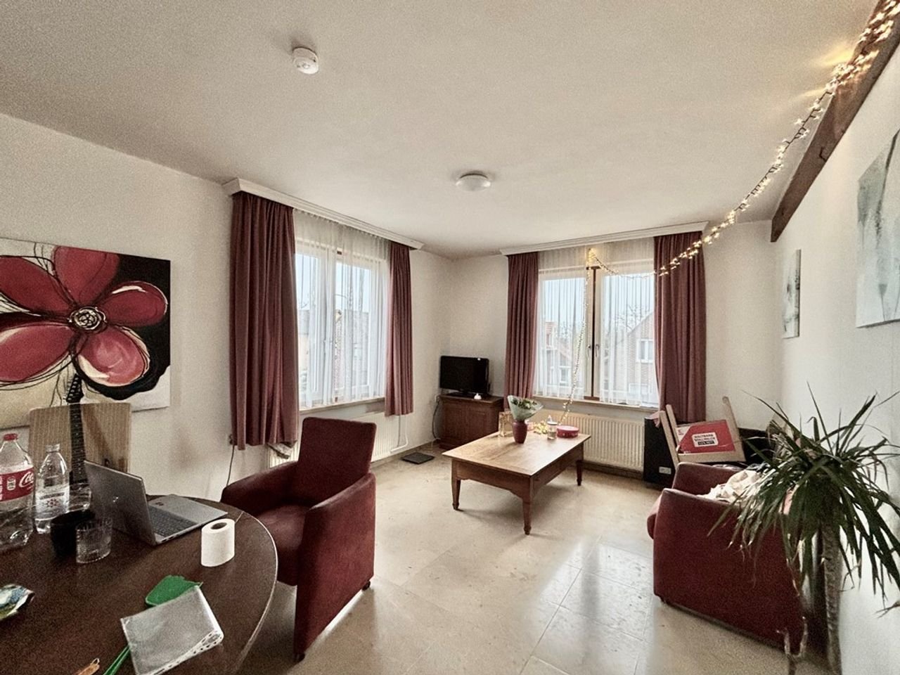 178 m² upstairs apartment with 3 bedrooms - Image 5