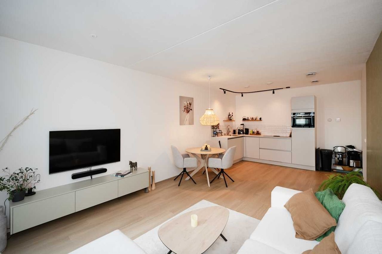 Instapklaar 2-kamerappartement bij Amstel - Afbeelding 7