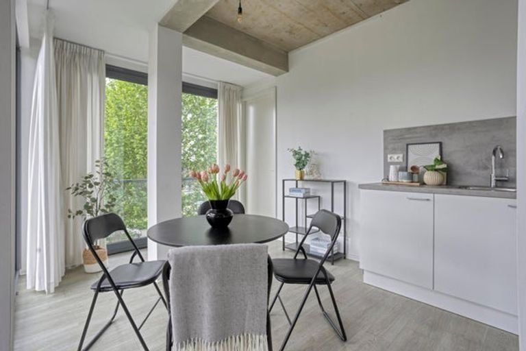Corner apartment with balcony in Den Bosch Zuid - Image 8